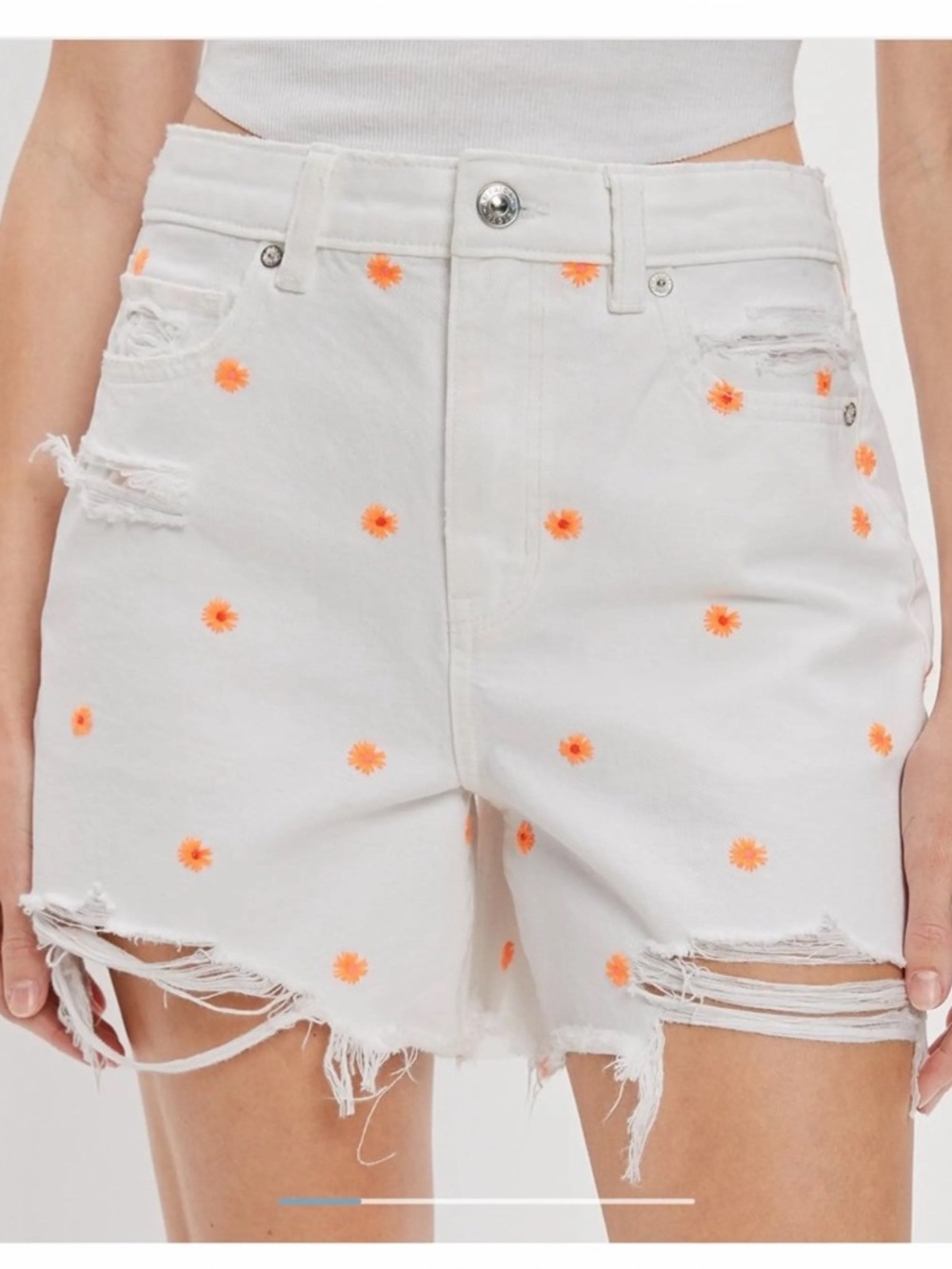 American Eagle Highest Rise Baggy Denim Shorts White Floral Embroidered Size 18
